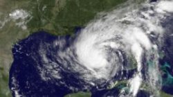 Югу США угрожает тропический шторм "Айзек"