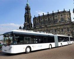 Немцы сконструировали самый длинный автобус в мире