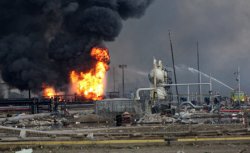 Министр нефти Венесуэлы подтвердил, что пожар на нефтеперерабатывающем заводе полностью потушен