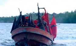 Шесть российских моряков похищены у берегов реки Нигер