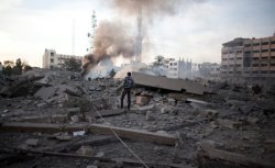 Израильская артиллерия нанесла удар по палестинскому лагерю Хан-Юнис в секторе Газа