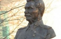 В грузинском селе новые власти восстановили памятник Сталину