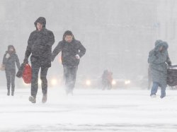 Снегопад в некоторых регионах России и Европы принёс неудобства и громадные пробки