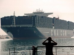Крупнейший контейнеровоз мира впервые прибыл в Европу