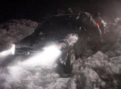 На Львовщине сотня машин остается в снегу
