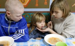 Госдума запрещает усыновление российских детей гражданами США