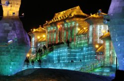 В Китае построили самый высокий в мире ледяной дворец