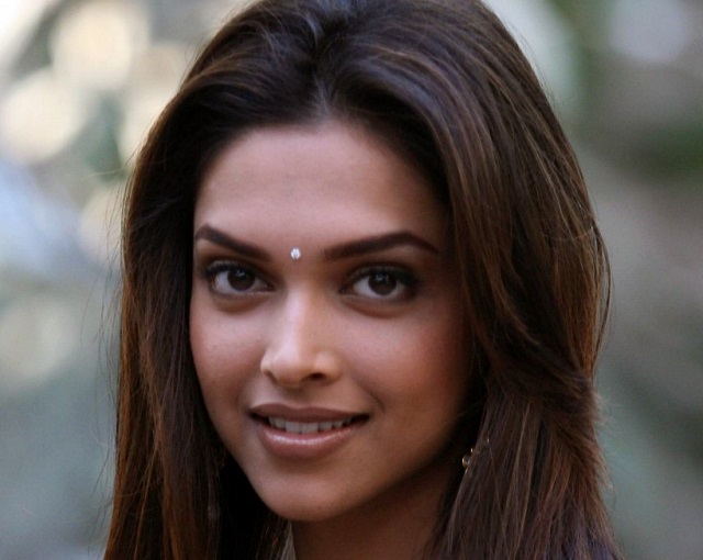 Охота на голову болливудской актрисы объявлена в Индии