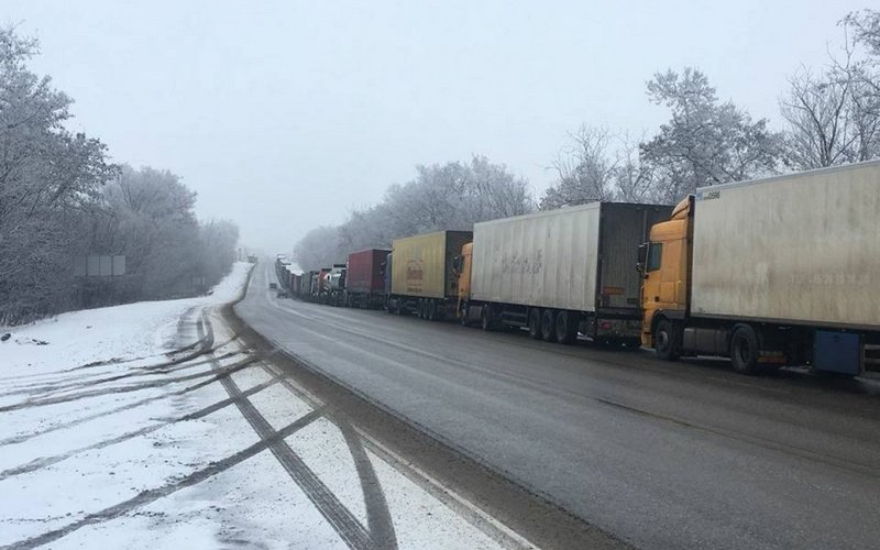 На брянской границе России с Украиной в очереди осталось менее 100 фур