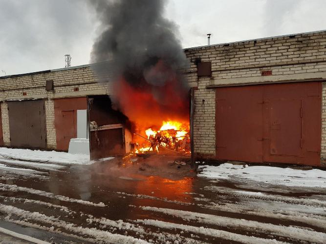 Сегодня утром в Жуковке сгорел гараж