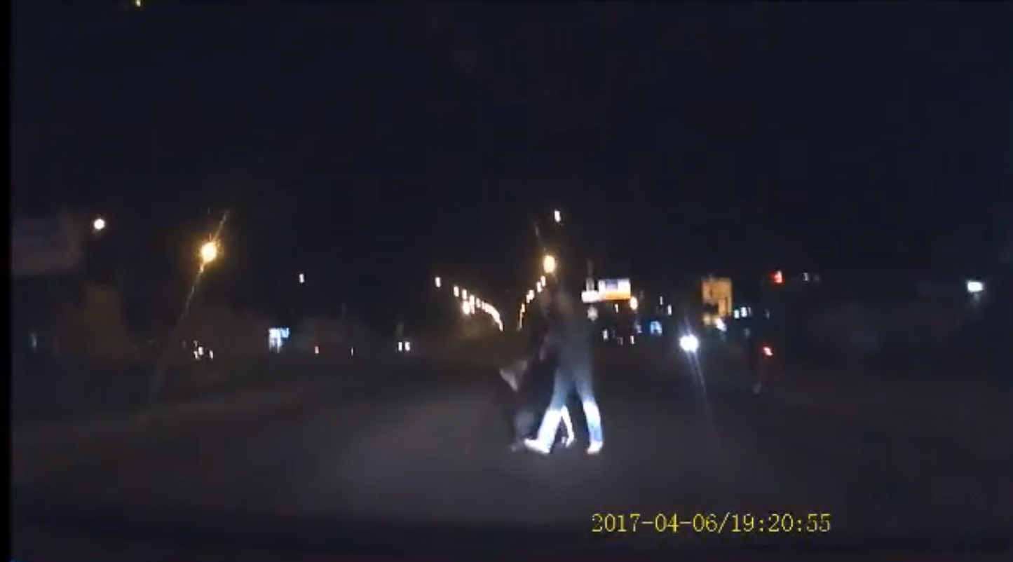 В Брянске на видео сняли пешеходов-самоубийц