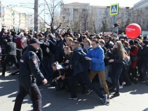 Больше всего задержано участников акции «Он нам не царь» в Челябинске