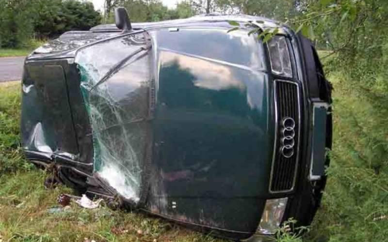 В Навлинском районе два человека погибли в перевернувшейся Audi