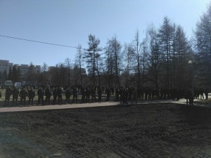 Много полицейских было на Алом поле в Челябинске. Но акция против Путина состоялась