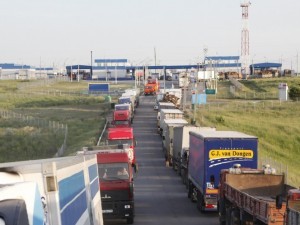 Разрешили ездить по встречке на границе с Казахстаном