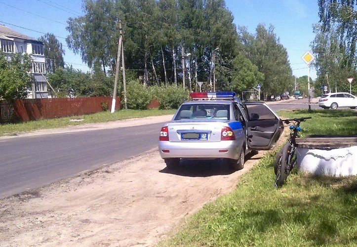 В брянском поселке водитель иномарки сбил ребенка на велосипеде