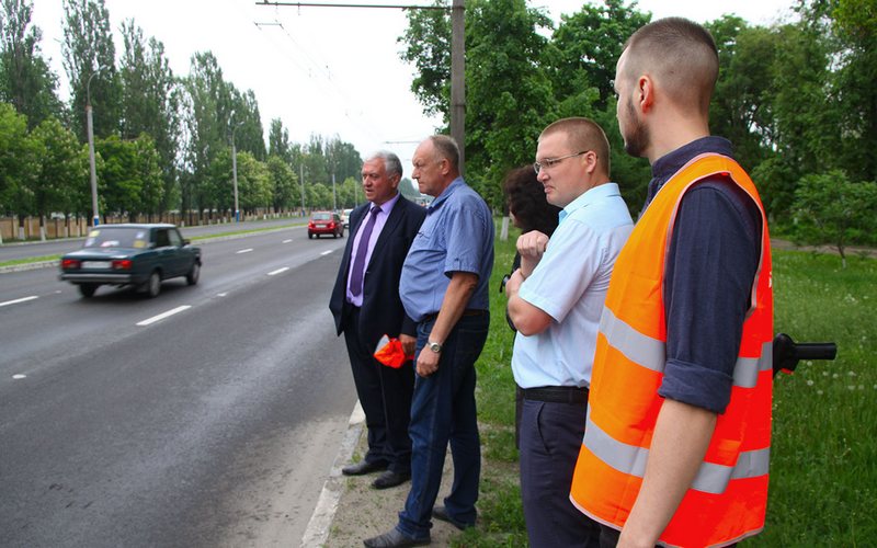 Брянскавтодор устраняет дефекты на проспекте Московском