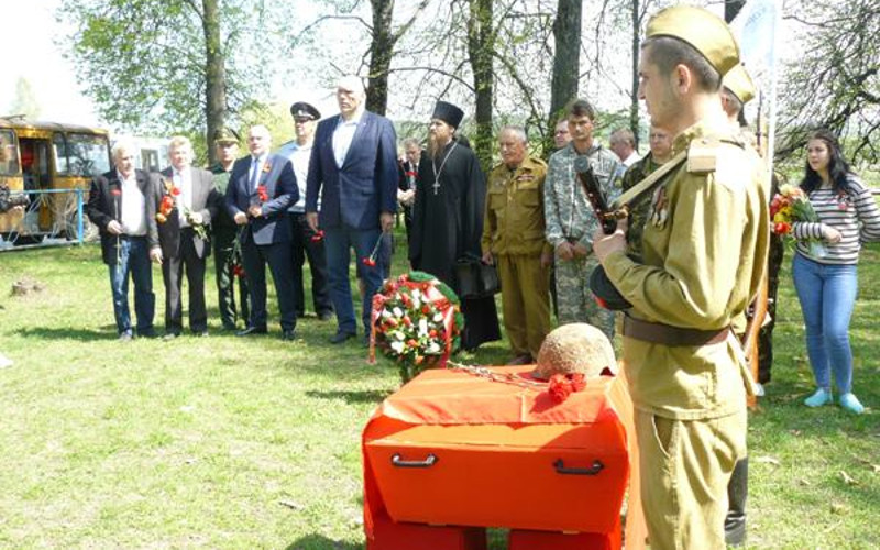 В Дятьковском районе перезахоронили останки бойцов-освободителей