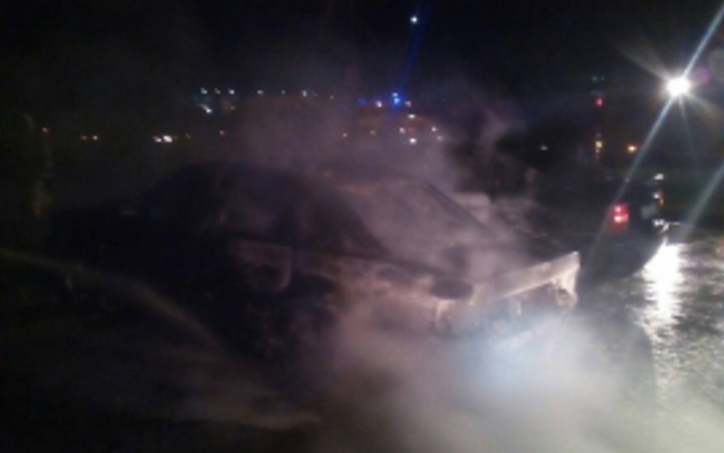 На улице Камозина в Бежице ночью сгорели два автомобиля