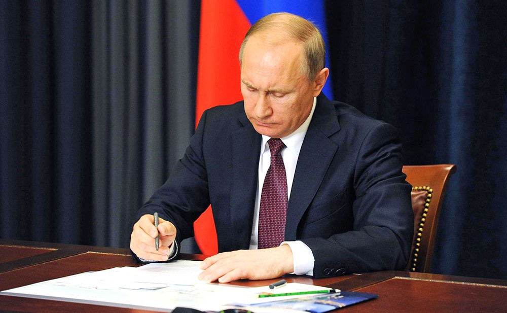 Путин подписал документ "О контрсанкциях"