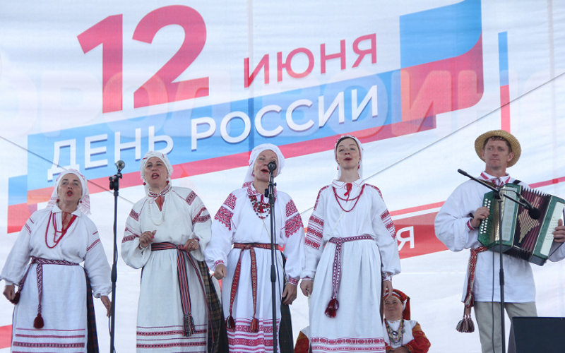«Деснянский хоровод» в день России переехал в Брянск на площадь Партизан