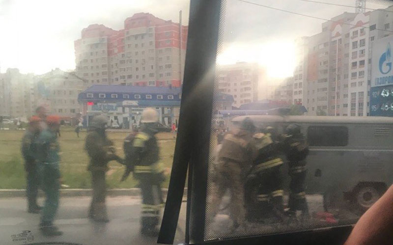 В Брянске воспламенился полицейский УАЗик