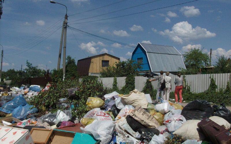 «Единороссы» предложили брянским дачникам убирать за собой мусор как в городе