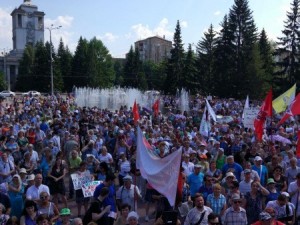 Россия протестует против повышения пенсионного возраста и против Путина