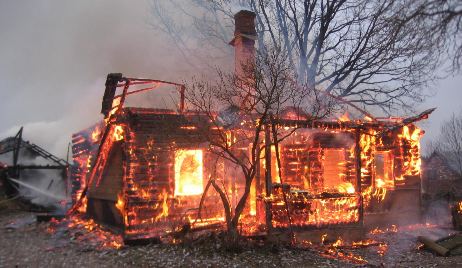 В Новозыбкове сгорела баня