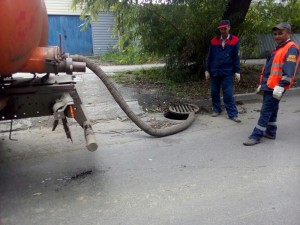 Нечистоты в Челябинске сливают прямо в ливневку