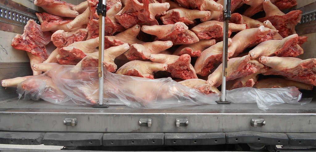 Через Брянскую область не пустили более 80 тонн мясных продуктов