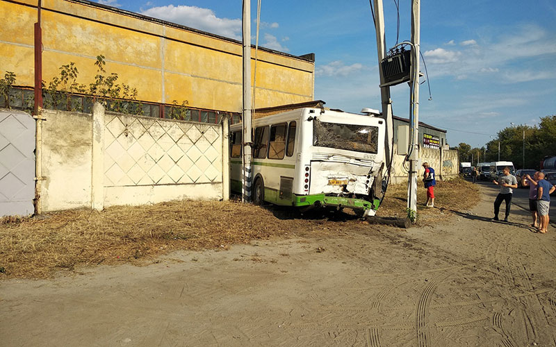 В Брянске стали известны подробности ДТП с двумя автобусами