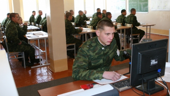 Миноброны РФ выделит почти полмиллиарда рублей на контроль за курсантами в сети