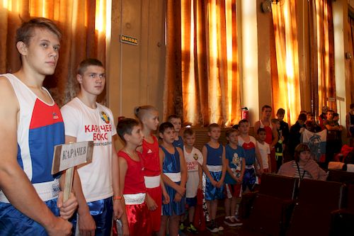 В Карачеве прошел традиционный турнир по боксу