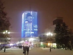 Стометровый Снеговик танцует в центре Челябинска