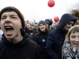 Госдума одобрила наказания взрослым за малолетних «протестантов»