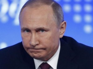 Путин боится потерять доверие граждан. Но все равно его теряет