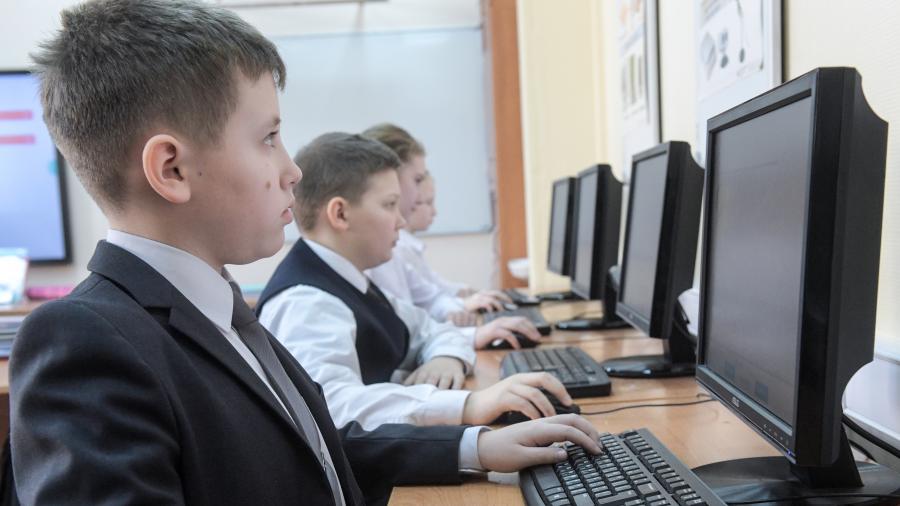 Российские школьники начнут изучать программирование в начальных классах