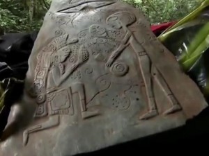 В Мексике обнаружены камни с изображениями встречи землян с «инопланетянами»