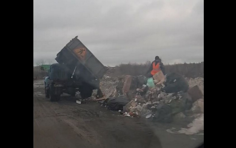 Борьба с мусором по-брянски: коммунальщики шокировали горожан
