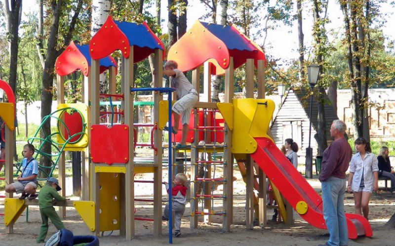 В Почепском районе появятся новые детские площадки