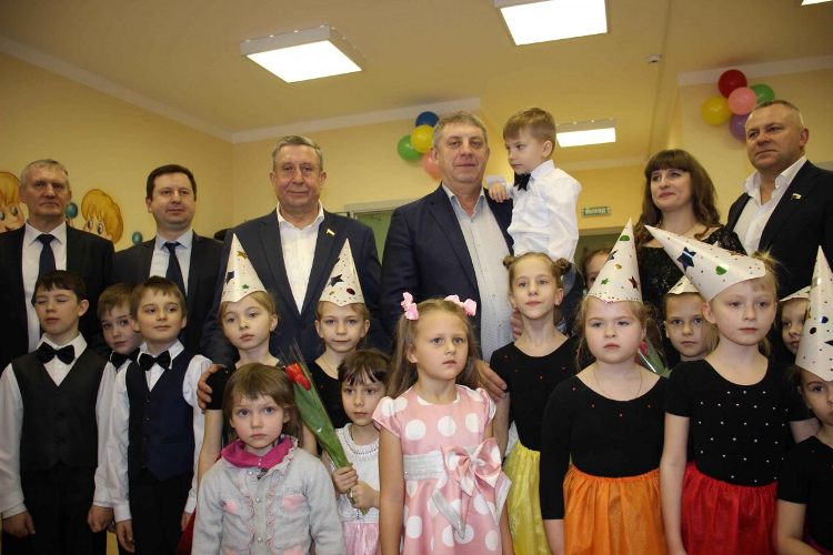 8 марта в Почепском районе открылся новый детский сад