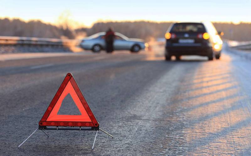 В Погарском районе 20-летний водитель легковушки опрокинулся в кювет