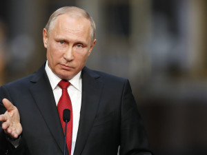 Штраф за баннер «Путин - вор» отменен судом Татарстана