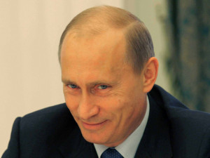 Подписанием закона о российском интернете Путин встретил Первомай