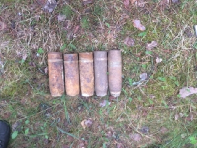 В Жуковском районе нашли пять артиллерийских снарядов