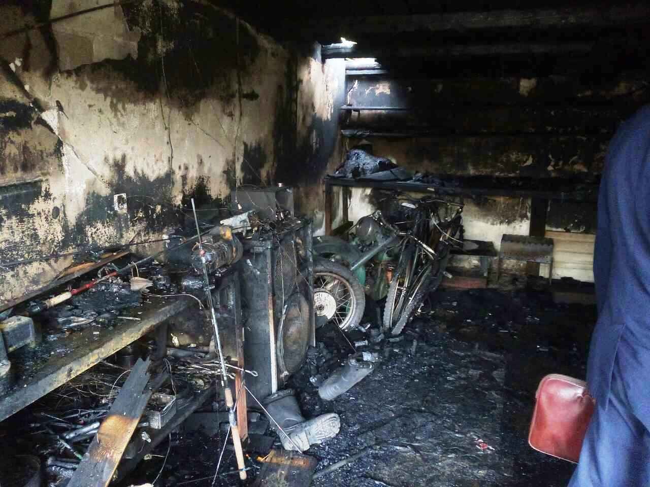 В Брянске в пылающем гараже сгорел скутер