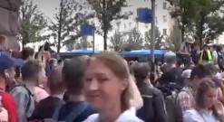 «Это наш город», скандируют тысячи собравшихся на Тверской улице москвичей