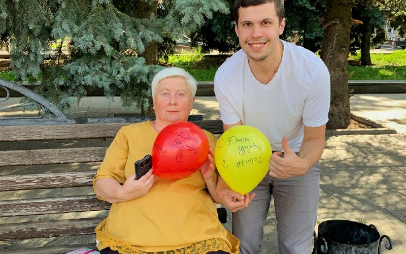 В Брянске чиновники подарили горожанам воздушные шары