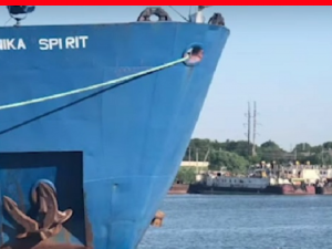После допроса российский экипаж танкера NICA Spirit прокуратура Украины отпустила